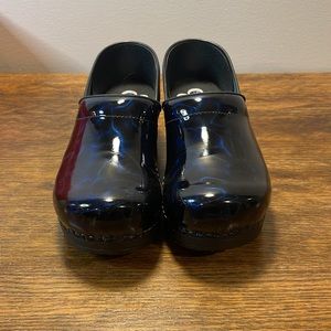 🆕|Sanita| Women’s Patent Leather Black, Blue Clogs Size 40